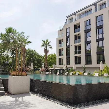 Апартамент Flat In Azur Premium In St Constantine And Helena By Flat Mаnаger *